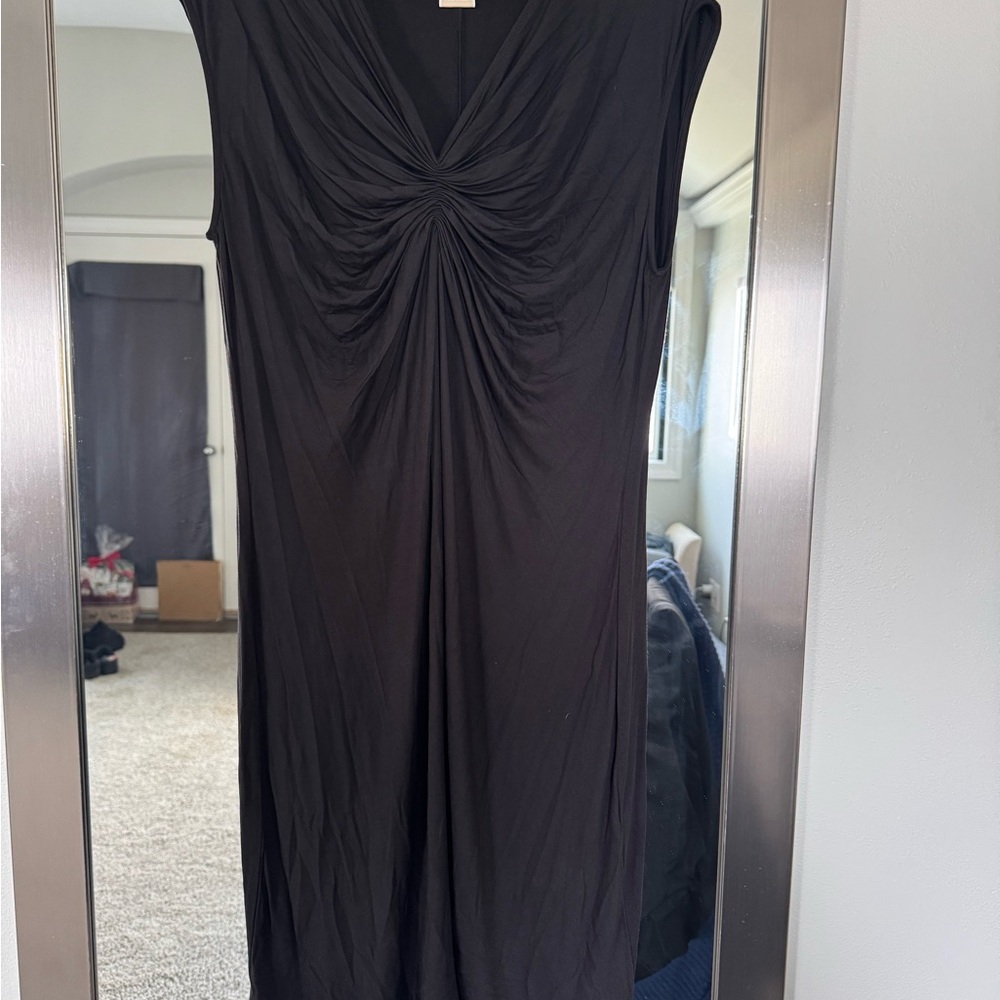 Elegant Black Sleeveless Dress
